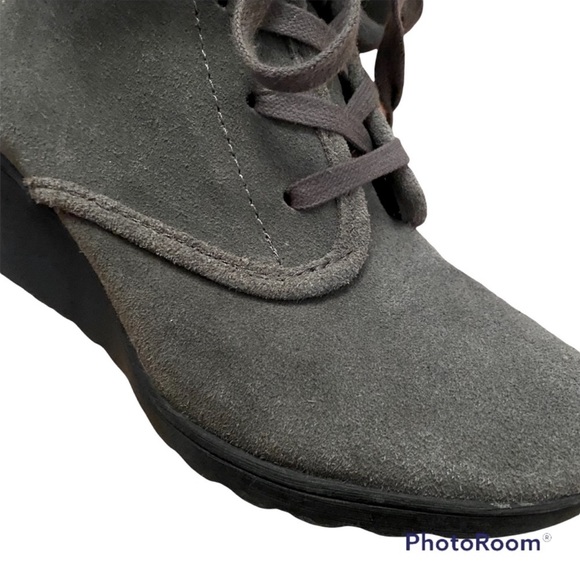 Charcoal Grey Suede Wedge ankle booties Size 8.5 - Picture 7 of 13